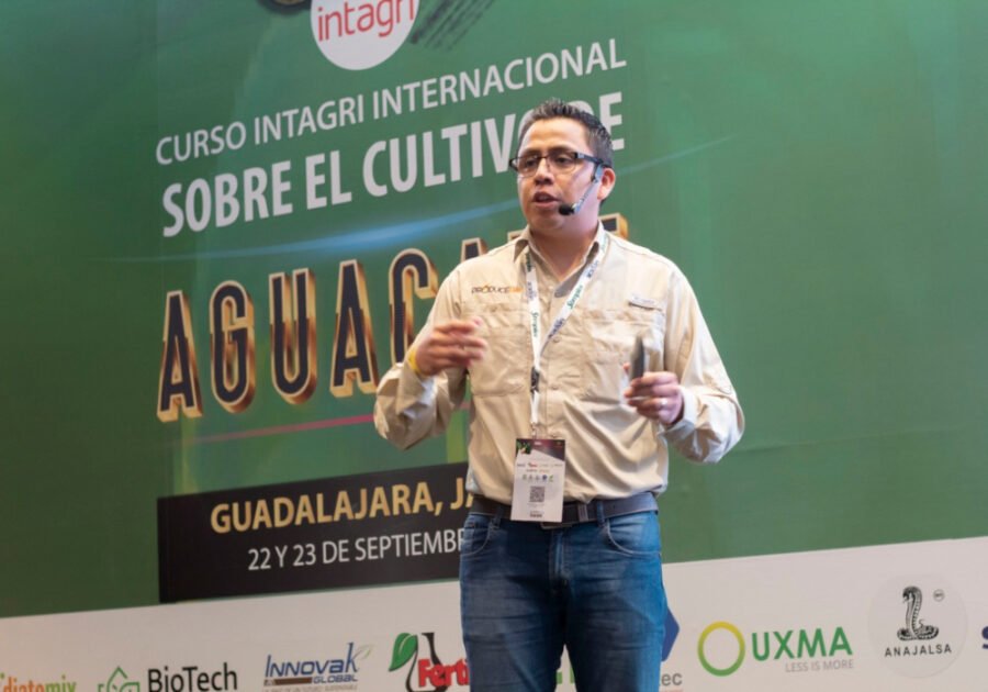 Olmo Axayacatl en capacitación 4